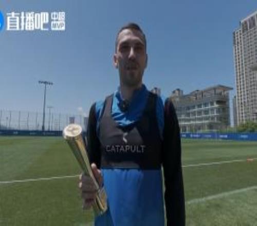 直播吧最佳斯坦丘：大連球迷在中國(guó)是最好的，全隊(duì)都很團(tuán)結(jié)