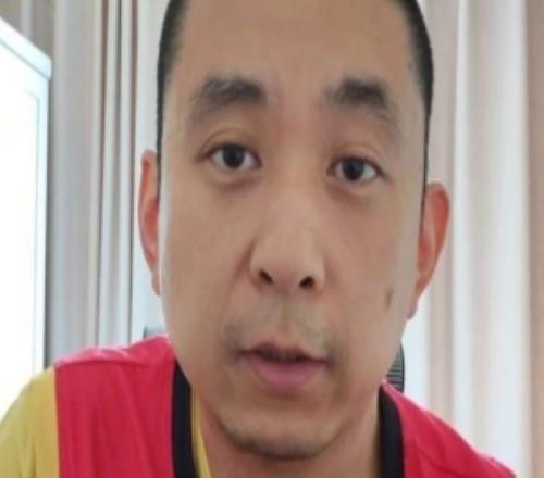 解說(shuō)：馬刺和尼克斯之間有半檔的差距預(yù)測(cè)馬刺奪冠而且沒(méi)有搶七