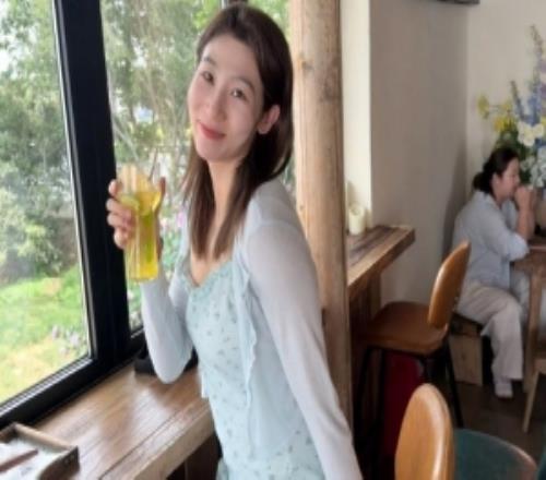 北京女籃球員李一凡曬照：好朋友是這條路上最治愈的解藥
