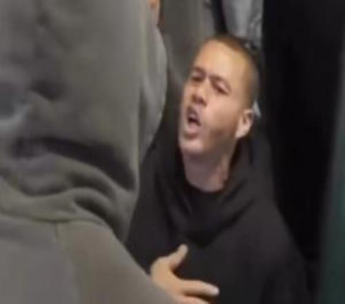 這很哥譚紐約球迷破壞路燈勸阻的人士反被群毆！