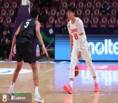 媒體人：趙睿周琦受傷病困擾比賽中幫不上忙那就讓他們好好養傷