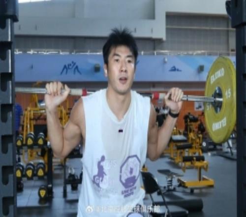 北控男籃結束休假集結歸隊目前以恢復體能的力量訓練為主