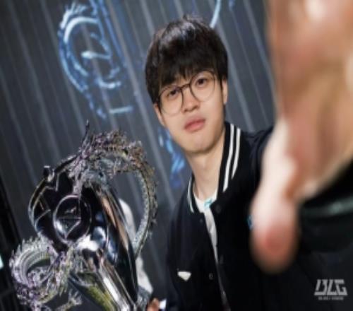 前IG经理锅盔：Xun因规则自愿放弃ENC换谁又能做到呢伟大！