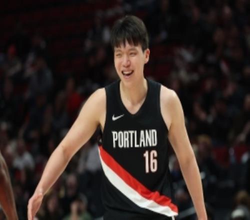 NBA官方：祝賀開拓者隊(duì)的楊瀚森21歲生日快樂