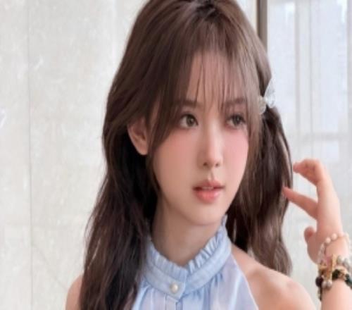 KPL主持人灵儿晒照：在盛世天下，我们不说结束，我们说
