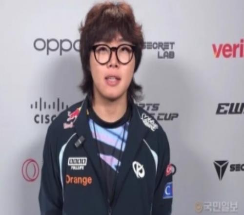 KC中单kyeahoo：今年LEC特别强，最想和T1、Faker交手