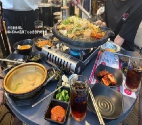 BLG分享选手日常动态:拍摄日程结束后火速干饭的ON