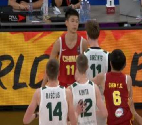 媒体人:中国U17男篮把立陶宛打急眼了后者很上头又是夹臂&推人