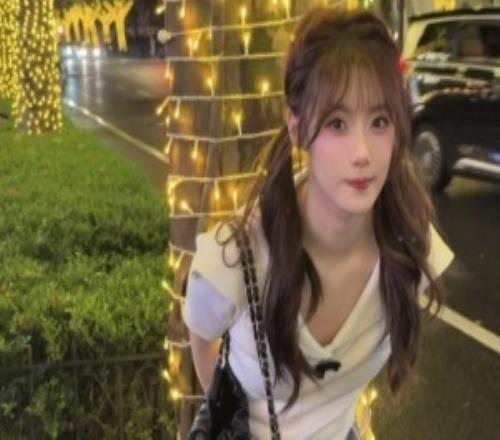 双马尾!LPL女主持小钰晒照:充满新故事和相遇的六月下个月继续燥