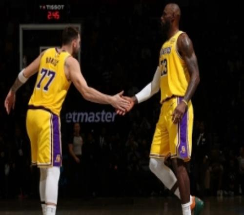 ClutchPoints:从科比到詹姆斯再到东契奇湖人巨星传承继续