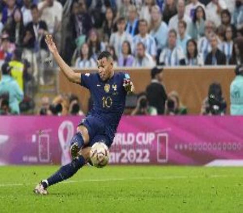 迪薩西回憶2022世界杯：姆巴佩最強(qiáng)，凱恩最難對(duì)付，登貝萊最搞笑