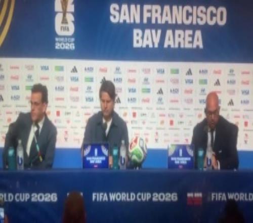 新聞官錯把名字讀成“波克切諾”，波切蒂諾一旁教他正確發音