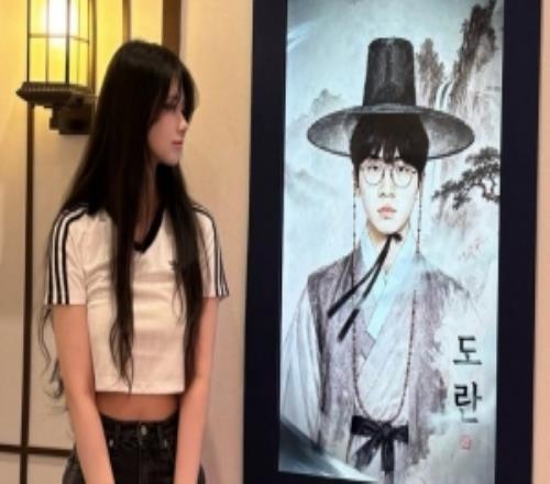 小姐姐你喜欢多兰的原因是Doran女粉丝INS晒照