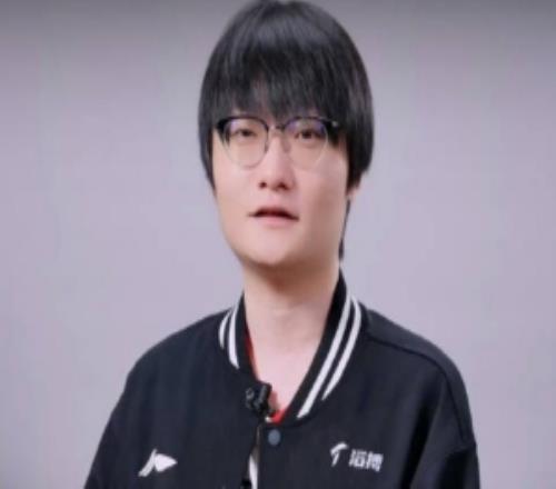MSI快問快答TES篇Tian：想問Kanavi，在這吃的好還是在韓國吃的好