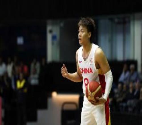 媒体人:中国男篮需1位既能组织又能强解的后卫就像亚洲杯的赵睿