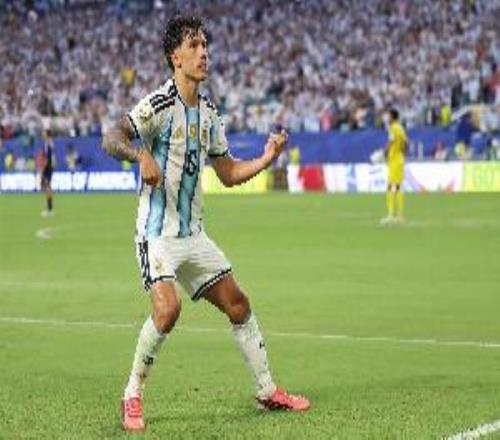 險勝晉級，阿根廷僅是本世紀第三支晉級世界杯16強的衛冕冠軍