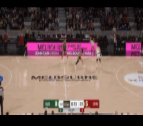 什么叫絕對優勢！張子宇上場后各種籃下高舉高打連砍8分！