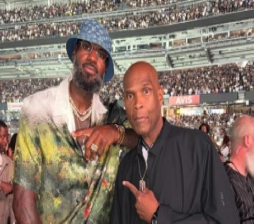 相聚一堂!主持人在纽约看JayZ演唱会晒与詹姆斯追梦合影