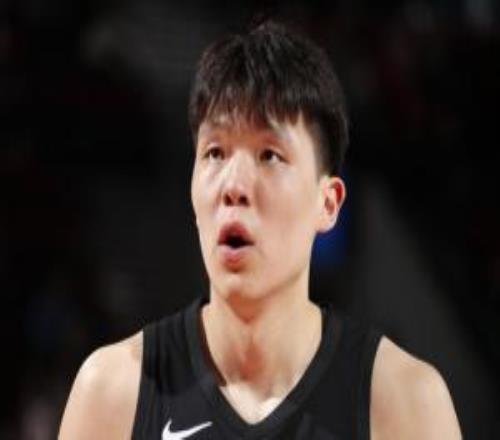 瘦了也快了!杨瀚森半场15分钟2分5板2助换手炸扣惊艳!
