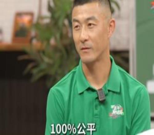傅明科普世界杯VAR审查流程:VAR会同时与裁判做决策100%公平