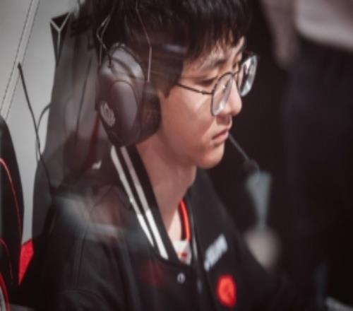 经纪人:Assum去IGNIP在Starry和Photic二选一369没决定打不打