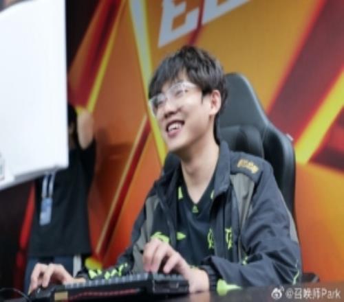 爆料人:Zhuo和风月完成互换369暂时不回来IG双AD单AD都有可能