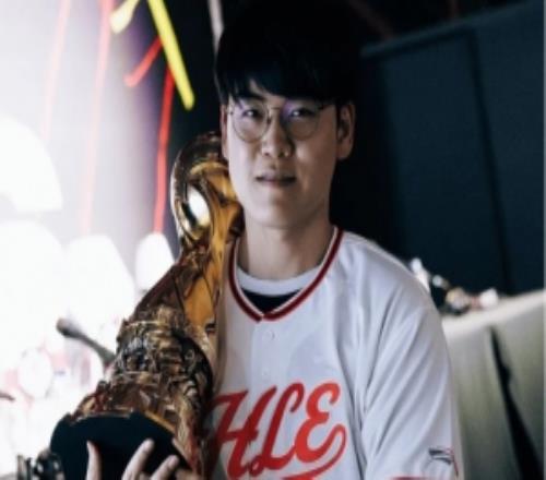 外网热议Gumayusi是否史一AD:离开T1证明了自己,但还有争议