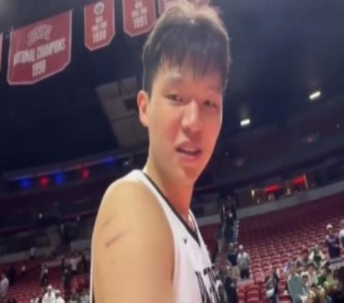 砍18+10+5!杨瀚森:今天打得还可以非常感谢大家的支持