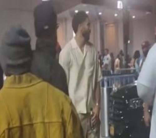 纽约球迷招募塔图姆:我们得帮你逃出波士顿那种族歧视太严重
