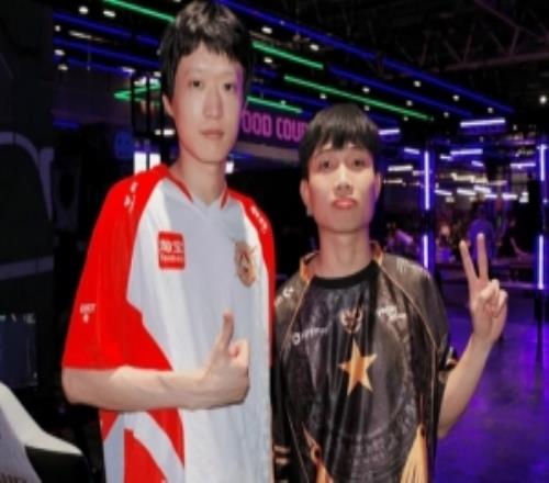 GAM分享Artemis和Shanks同框照:两位队长的合影!