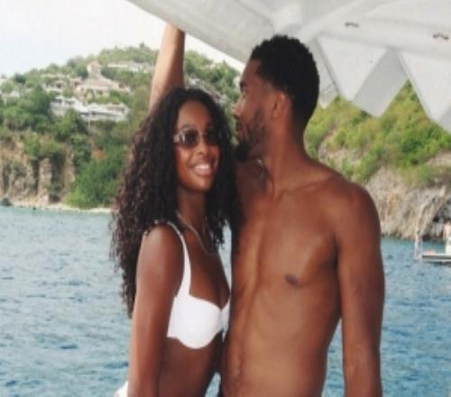 悠闲假期!米切尔与未婚妻Coco出海度假你侬我侬羡煞旁人