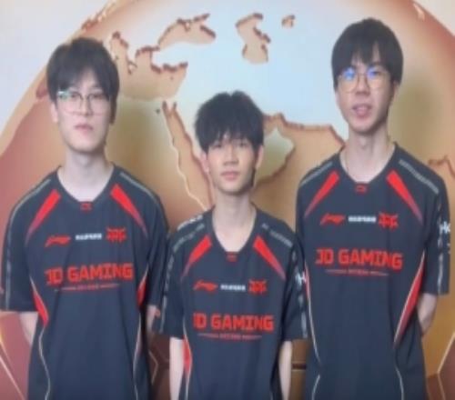 Vampire:我们的EWC宣言是HongQ说会打爆所中路!