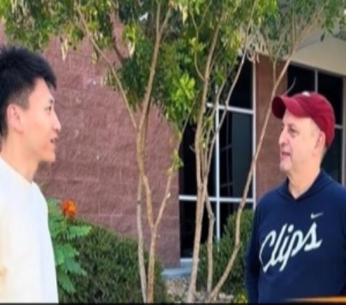 跟范甘迪等资深教练进行探讨!刘晓宇晒近况视频:爱学习的小刘