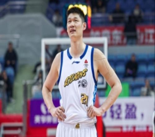 媒体人:CBA转会球员有比较大的权限球员不想去交易是做不成的