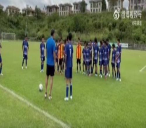 上海足协通报申思涉嫌打人:俱乐部禁止注册新球员6个月,罚款2万