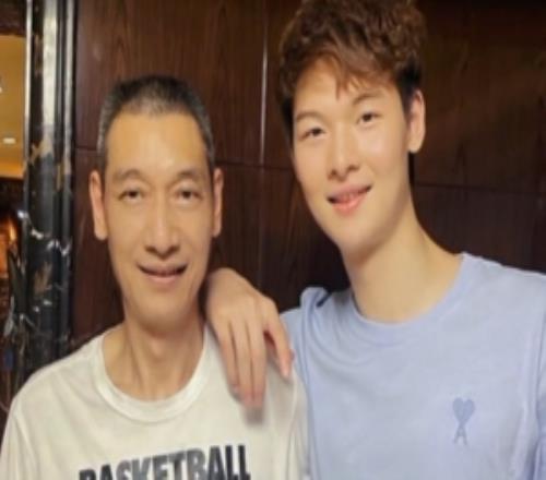王哲林:世界杯打完我爸瘦了十几斤压力我能扛&最怕就是家人承受