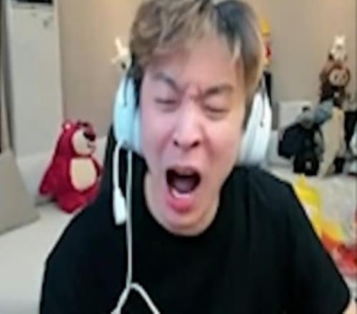 真实电竞评LPL全灭:我们赛区到底是什么TES一个陀螺就够夸张