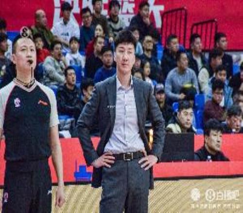 媒体人:北控男篮组成了主教练哈里斯助教张兆旭&韩硕的新班底