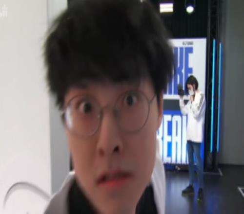 一人一句!DK拿下胜利后B站《江湖之间》评论区刷屏力挺秀神