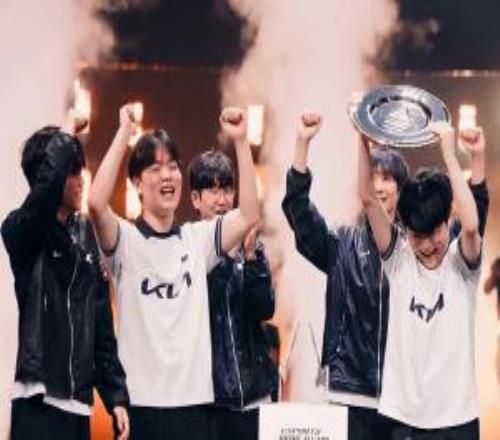 Smash:决赛相较之前更轻松,想捧起S赛或联赛那种杯状奖杯