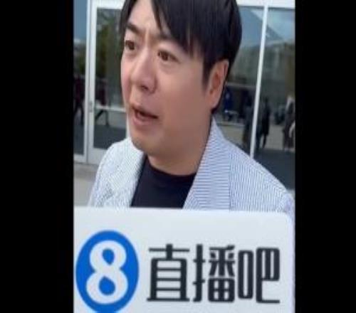 直播吧在现场郎朗:中场秀没上有点遗憾,本来是和酷玩乐队合作