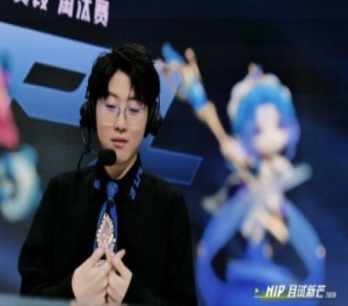 zhuo:感谢俱乐部对我的支持和尊重想说的话很多留到下次说吧