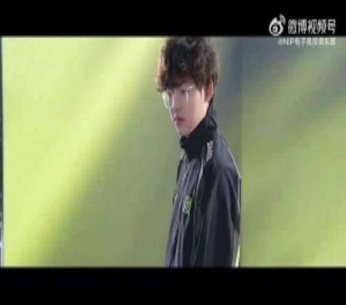 NIP发布Assum离队视频:愿你下一站星野璀璨,翻山越海