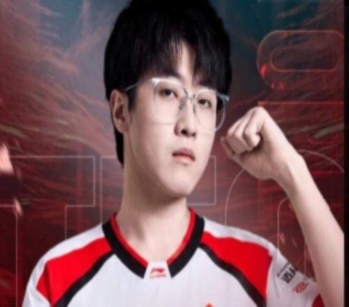 外网热议zhuo回TES:fengyue又帮JKL背锅,数不清第几次换辅助