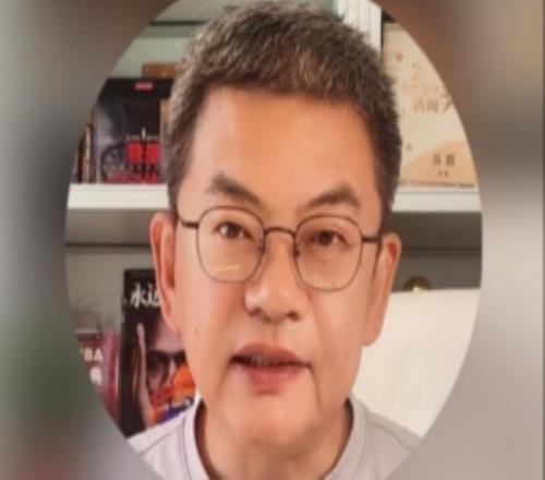 苏群:詹姆斯不着急是因他没把自己当建队核心他不可能再回湖人