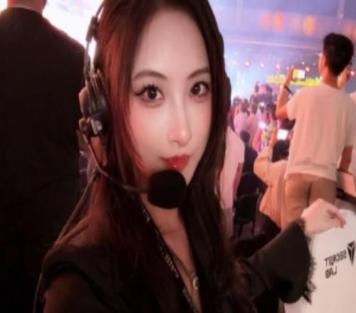 解说鼓鼓分享EWC返图:动容于选手们励志故事希望下次是完美结局
