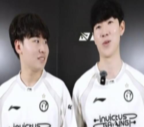 LPL快问快答TheShy：暴击还是移速符文我用的是全攻击力