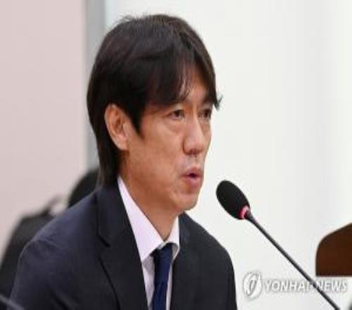世界杯恥辱出局！洪明甫受韓國(guó)國(guó)會(huì)質(zhì)詢：否認(rèn)年薪高達(dá)38億韓元