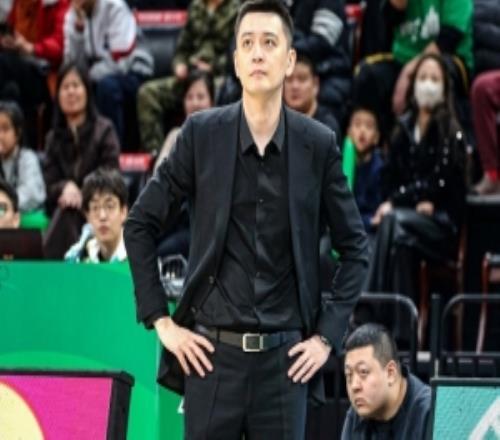 真摯的祝福！祝前遼寧男籃主帥、遼籃名宿楊鳴41歲生日快樂(lè)！