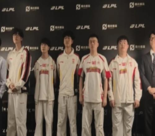 jiejie、ELk、Zika不打了爆料人：大的要來了有個隊晚上聊崩了